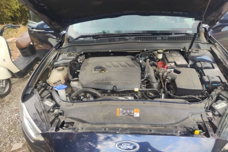 Used Ford Mondeo 2017 EcoBoost 180 Luxury Model Engine Bay Right