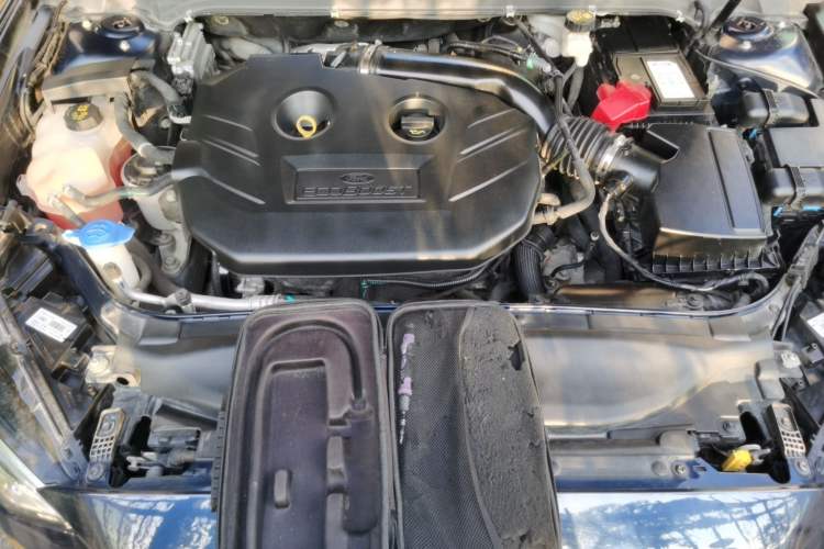 Used Ford Mondeo 2017 EcoBoost 200 Luxury Model Engine Bay