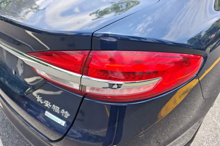 Used Ford Mondeo 2017 EcoBoost 180 Stylish Model Exterior 3