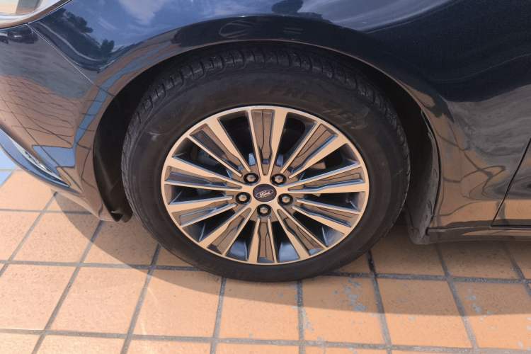 Used Ford Mondeo 2017 EcoBoost 180 Luxury Model Exterior 4