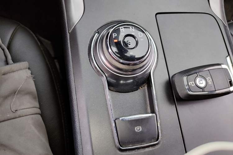 Used Ford Mondeo 2017 EcoBoost 180 Stylish Model Gear Lever