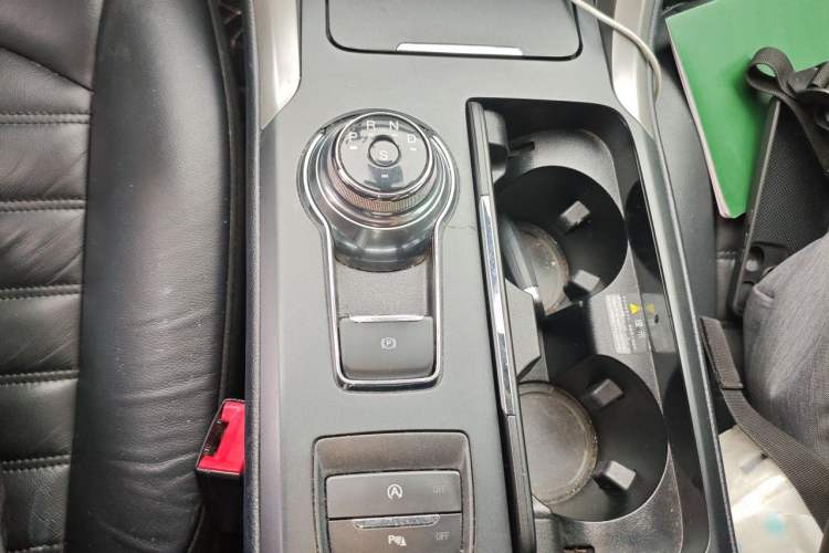 Used Ford Mondeo 2017 Restyled EcoBoost 180 Luxury Version Gear Lever