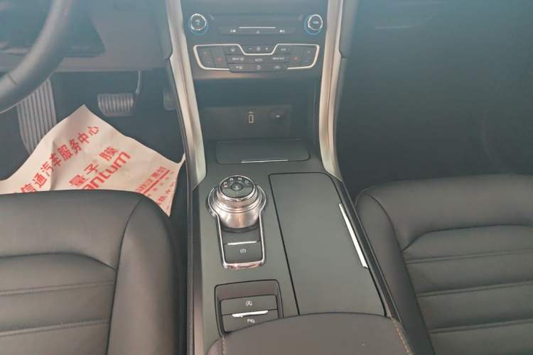 Used Ford Mondeo 2017 EcoBoost 180 Luxury Model Gear Lever