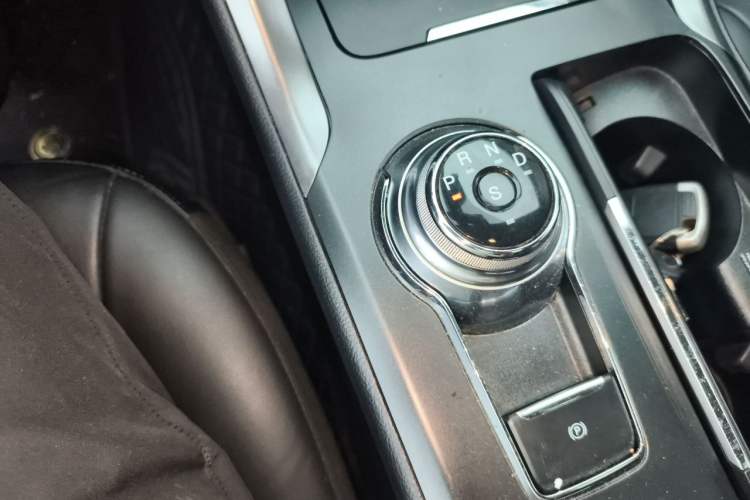 Used Ford Mondeo 2017 EcoBoost 180 Stylish Model Gear Lever