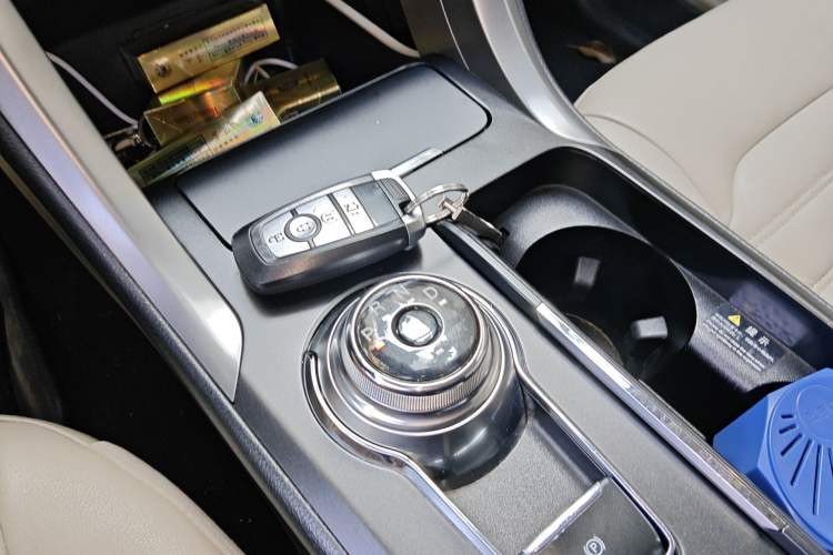 Used Ford Mondeo 2017 EcoBoost 180 Luxury Model Gear Lever