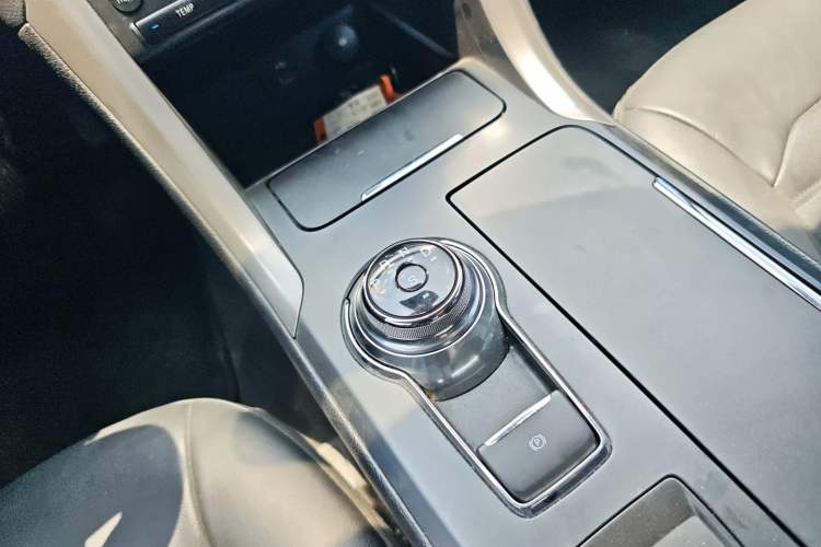 Used Ford Mondeo 2017 EcoBoost 180 Stylish Model Gear Lever