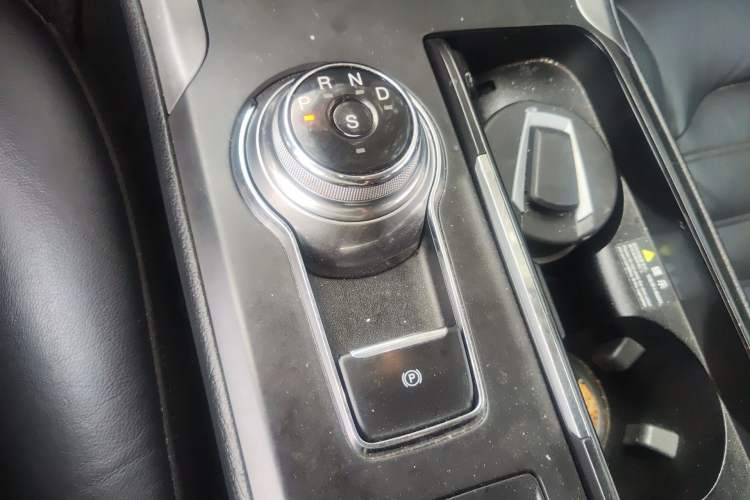 Used Ford Mondeo 2017 EcoBoost 180 Luxury Model Gear Lever