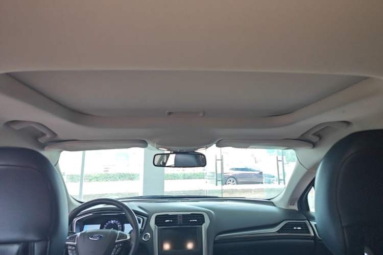 Used Ford Mondeo 2017 EcoBoost 180 Luxury Model Headliner