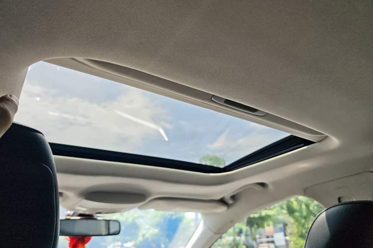 Used Ford Mondeo 2017 EcoBoost 180 Stylish Model Headliner