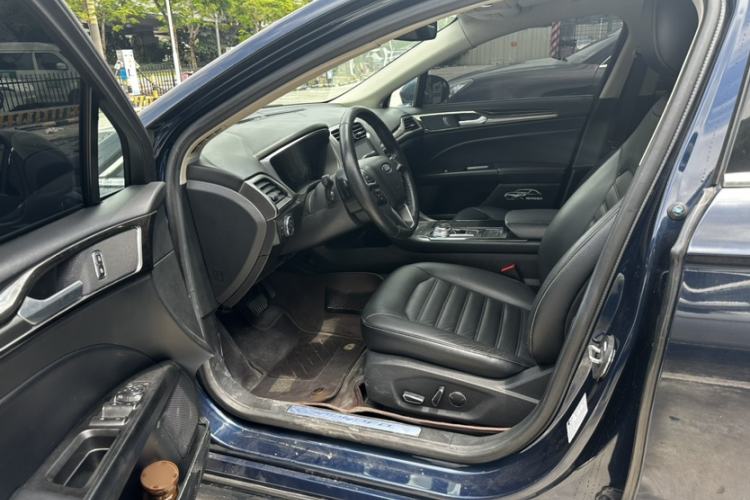 Used Ford Mondeo 2017 EcoBoost 200 Stylish Model Interior 2