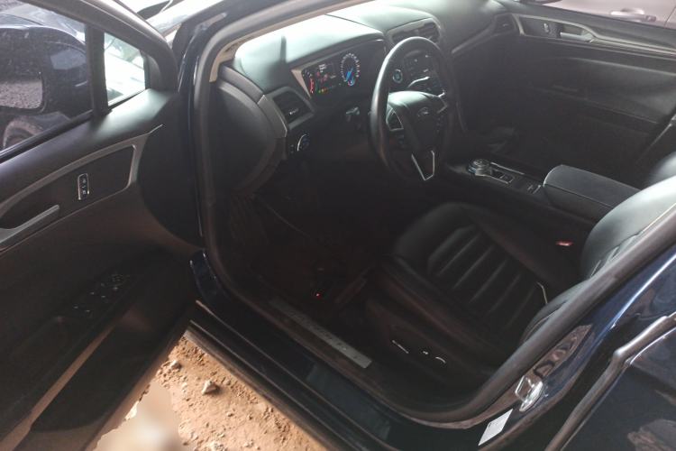Used Ford Mondeo 2017 EcoBoost 180 Stylish Model Interior 3