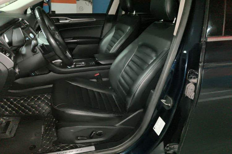 Used Ford Mondeo 2017 EcoBoost 200 Luxury Model Left Front Seat