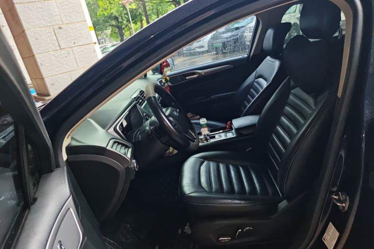Used Ford Mondeo 2017 EcoBoost 200 Luxury Model Left Front Seat