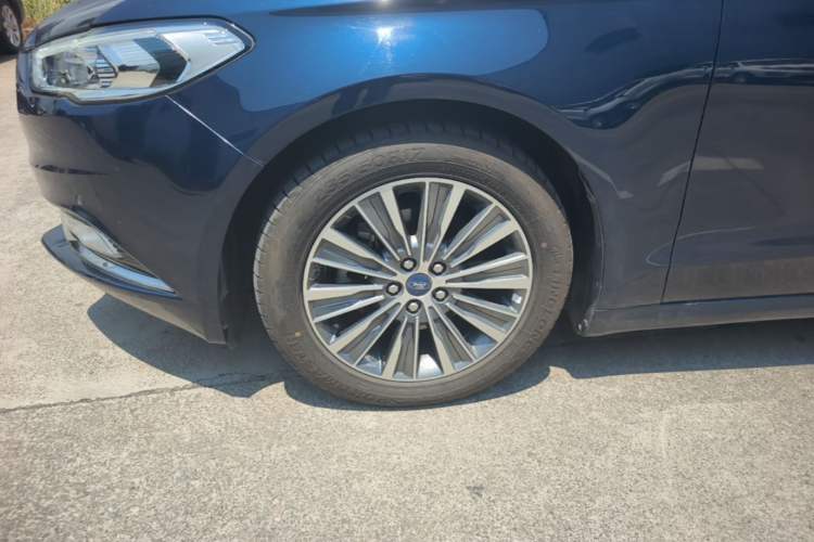 Used Ford Mondeo 2017 EcoBoost 200 Luxury Model Left Front Wheel Hub