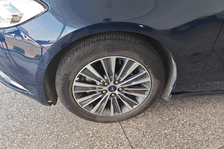 Used Ford Mondeo 2017 EcoBoost 180 Luxury Model Left Front Wheel Hub