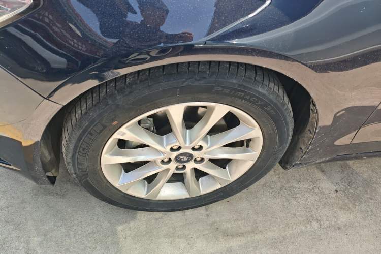 Used Ford Mondeo 2017 EcoBoost 180 Stylish Model Left Front Wheel Hub
