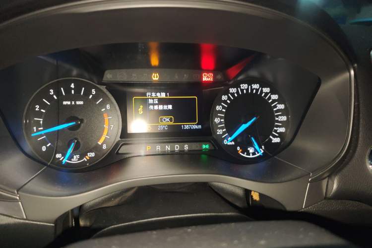 Used Ford Mondeo 2017 EcoBoost 180 Stylish Model Odometer Close Up