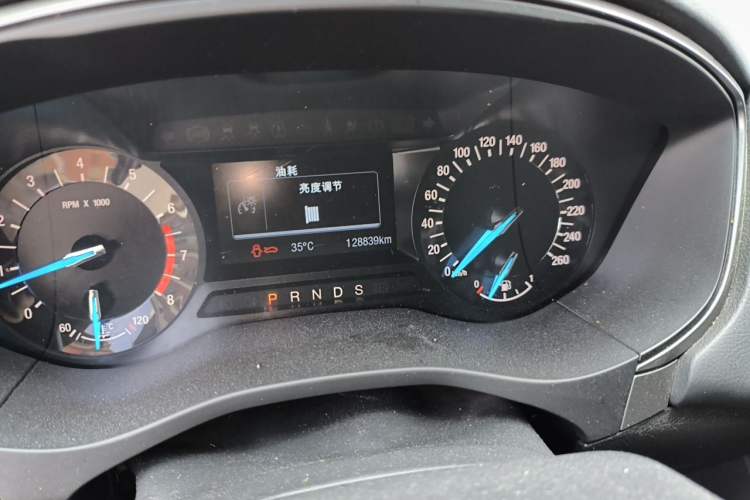 Used Ford Mondeo 2017 EcoBoost 180 Stylish Model Odometer Close Up