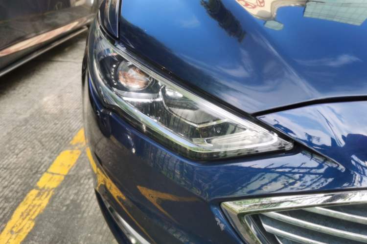 Used Ford Mondeo 2017 EcoBoost 200 Luxury Model Right Front Headlight