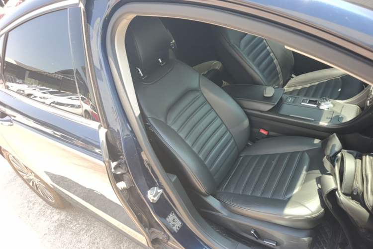 Used Ford Mondeo 2017 EcoBoost 200 Luxury Model Right Front Seat