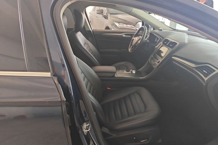 Used Ford Mondeo 2017 EcoBoost 180 Luxury Model Right Front Seat