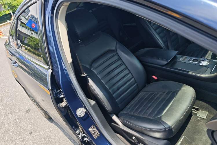 Used Ford Mondeo 2017 EcoBoost 180 Stylish Model Right Front Seat