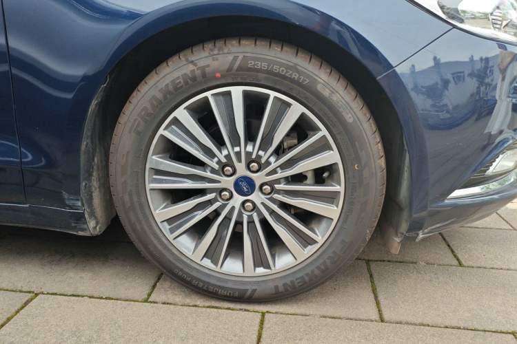 Used Ford Mondeo 2017 Restyled EcoBoost 180 Luxury Version Right Front Wheel Hub