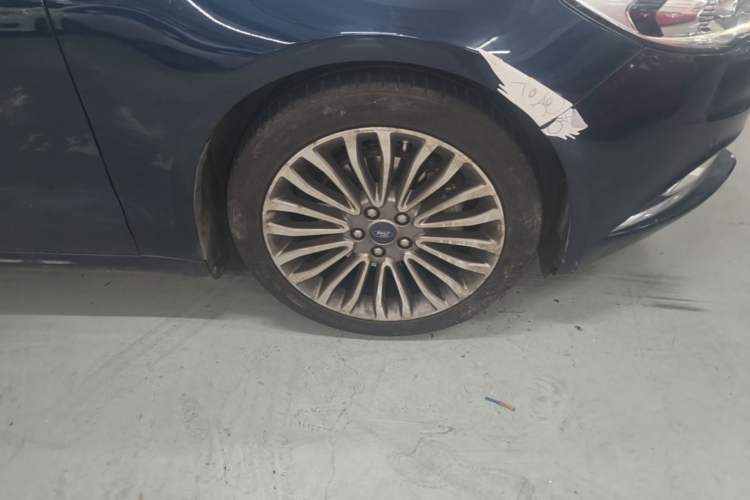 Used Ford Mondeo 2017 EcoBoost 180 Ultimate Model Right Front Wheel Hub