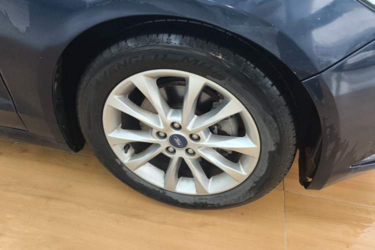 Used Ford Mondeo 2017 EcoBoost 180 Stylish Model Right Front Wheel Hub