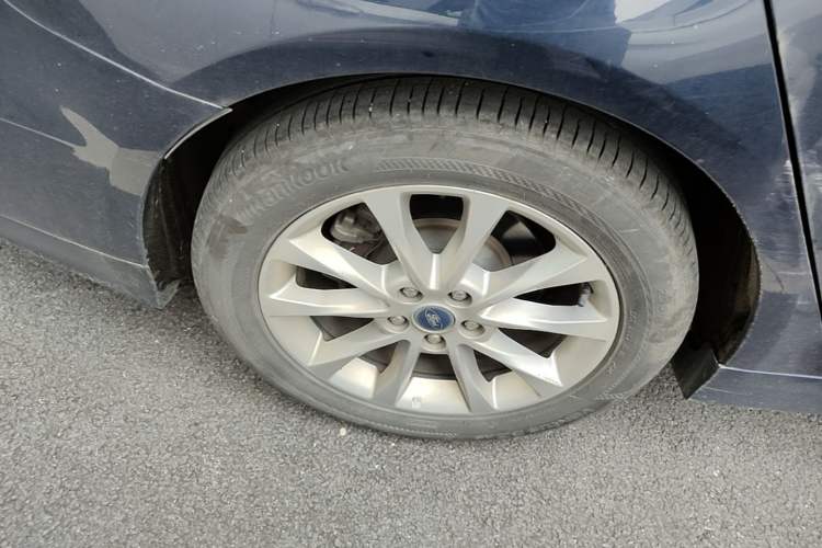 Used Ford Mondeo 2017 EcoBoost 180 Stylish Model Right Rear Wheel Hub