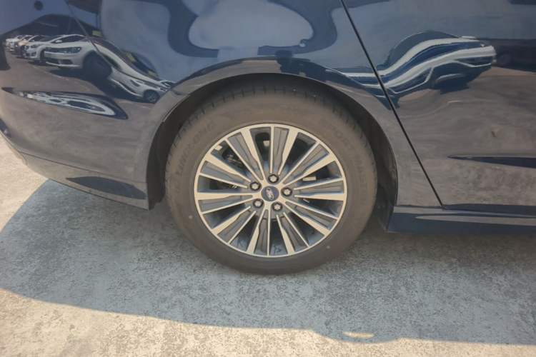 Used Ford Mondeo 2017 EcoBoost 200 Luxury Model Right Rear Wheel Hub