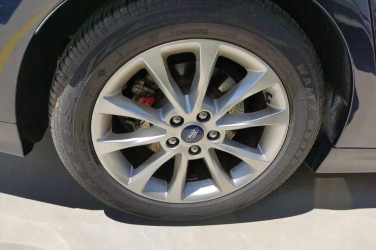 Used Ford Mondeo 2017 EcoBoost 180 Stylish Model Right Rear Wheel Hub