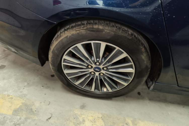 Used Ford Mondeo 2017 EcoBoost 180 Stylish Model Right Rear Wheel Hub