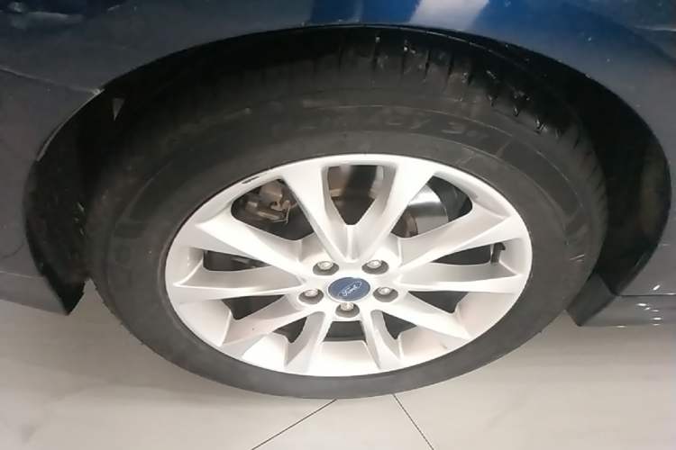 Used Ford Mondeo 2017 EcoBoost 180 Stylish Model Right Rear Wheel Hub