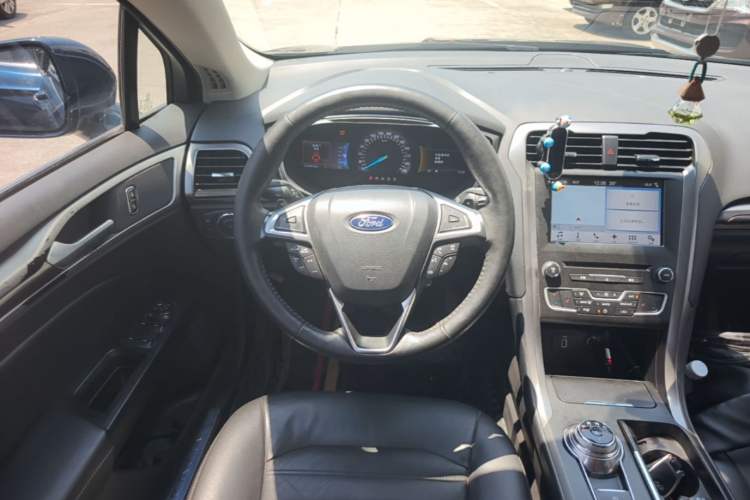 Used Ford Mondeo 2017 EcoBoost 200 Luxury Model Steering Wheel