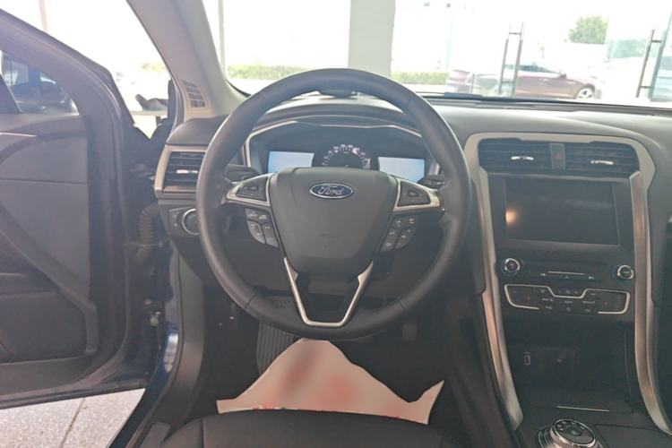 Used Ford Mondeo 2017 EcoBoost 180 Luxury Model Steering Wheel