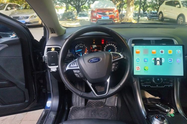 Used Ford Mondeo 2017 EcoBoost 200 Luxury Model Steering Wheel