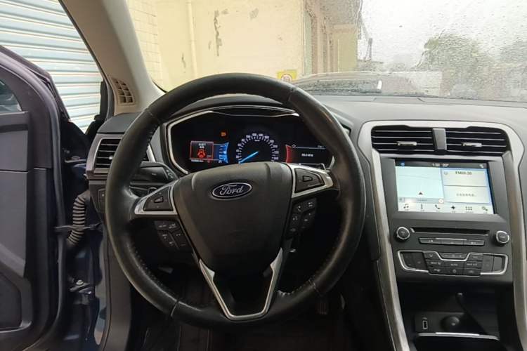 Used Ford Mondeo 2017 EcoBoost 180 Luxury Model Steering Wheel