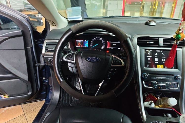 Used Ford Mondeo 2017 EcoBoost 200 Luxury Model Steering Wheel