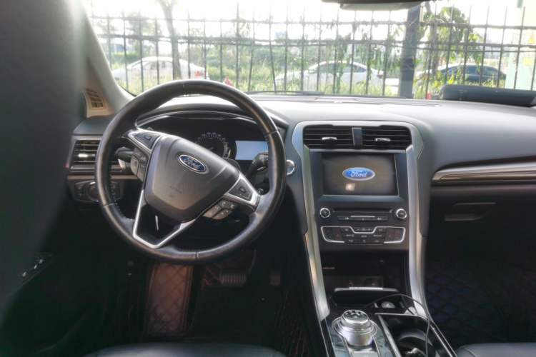 Used Ford Mondeo 2017 EcoBoost 200 Luxury Model Steering Wheel