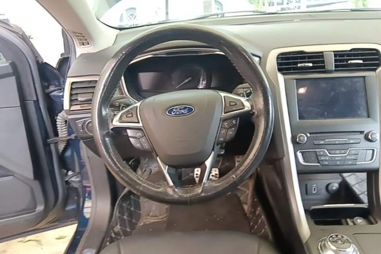 Used Ford Mondeo 2017 Facelifted EcoBoost 200 Luxury Version Steering Wheel