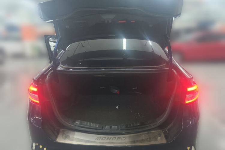 Used Ford Mondeo 2017 EcoBoost 180 Ultimate Model Trunk