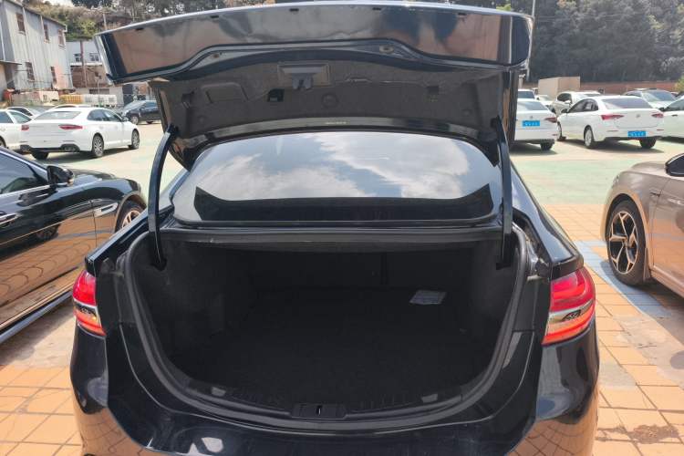 Used Ford Mondeo 2017 EcoBoost 180 Luxury Model Trunk