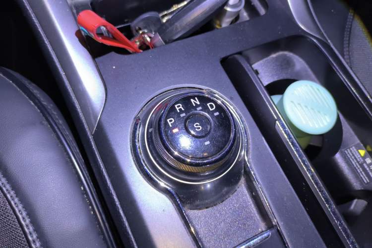 Used Ford Mondeo 2017 EcoBoost 180 Comfort Model Gear Lever