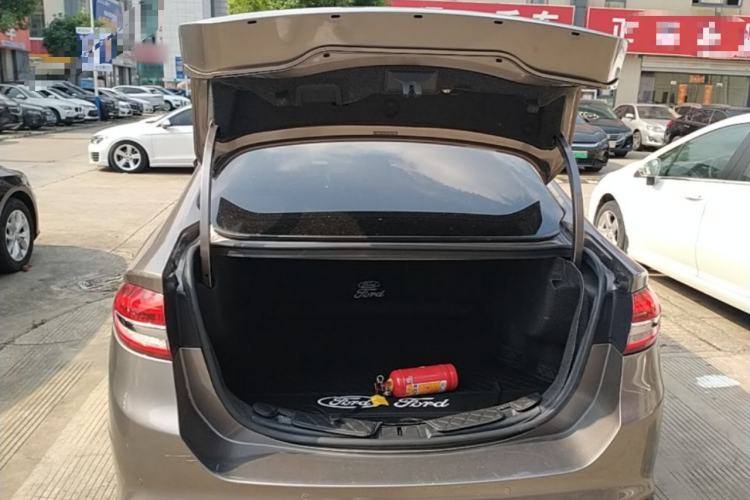 Used Ford Mondeo 2017 EcoBoost 180 Stylish Model Trunk