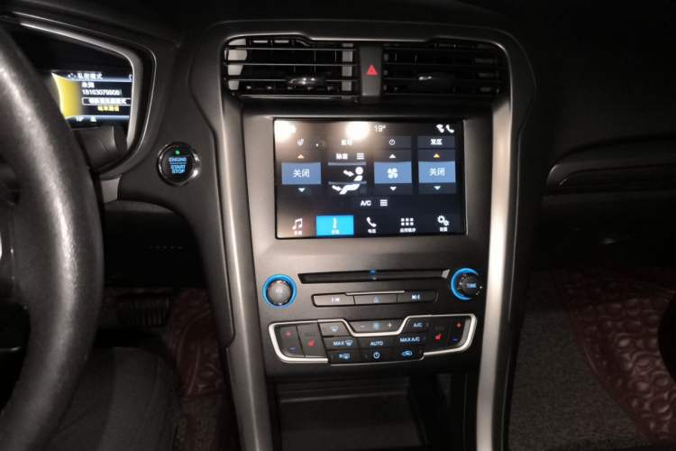 Used Ford Mondeo 2017 Facelifted EcoBoost 200 Luxury Version Audio And AC Panel