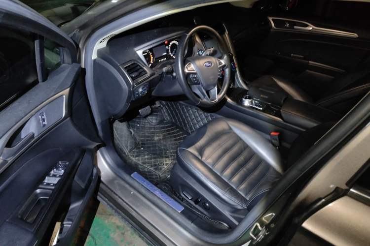 Used Ford Mondeo 2017 EcoBoost 200 Stylish Model Driver Seat