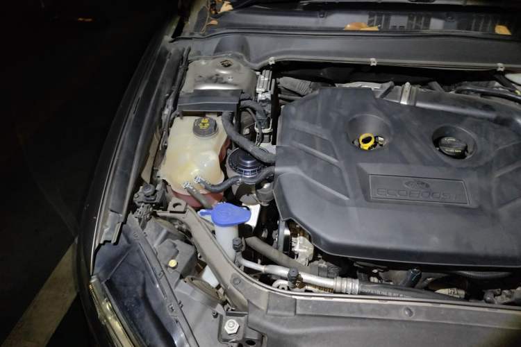 Used Ford Mondeo 2017 EcoBoost 200 Stylish Model Engine Bay Right