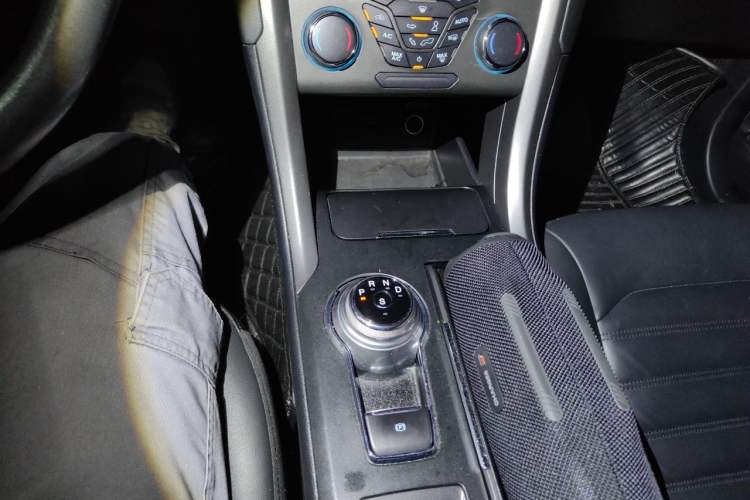 Used Ford Mondeo 2017 EcoBoost 200 Stylish Model Gear Lever