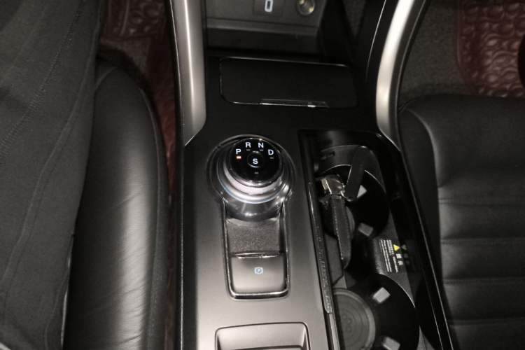 Used Ford Mondeo 2017 Facelifted EcoBoost 200 Luxury Version Gear Lever